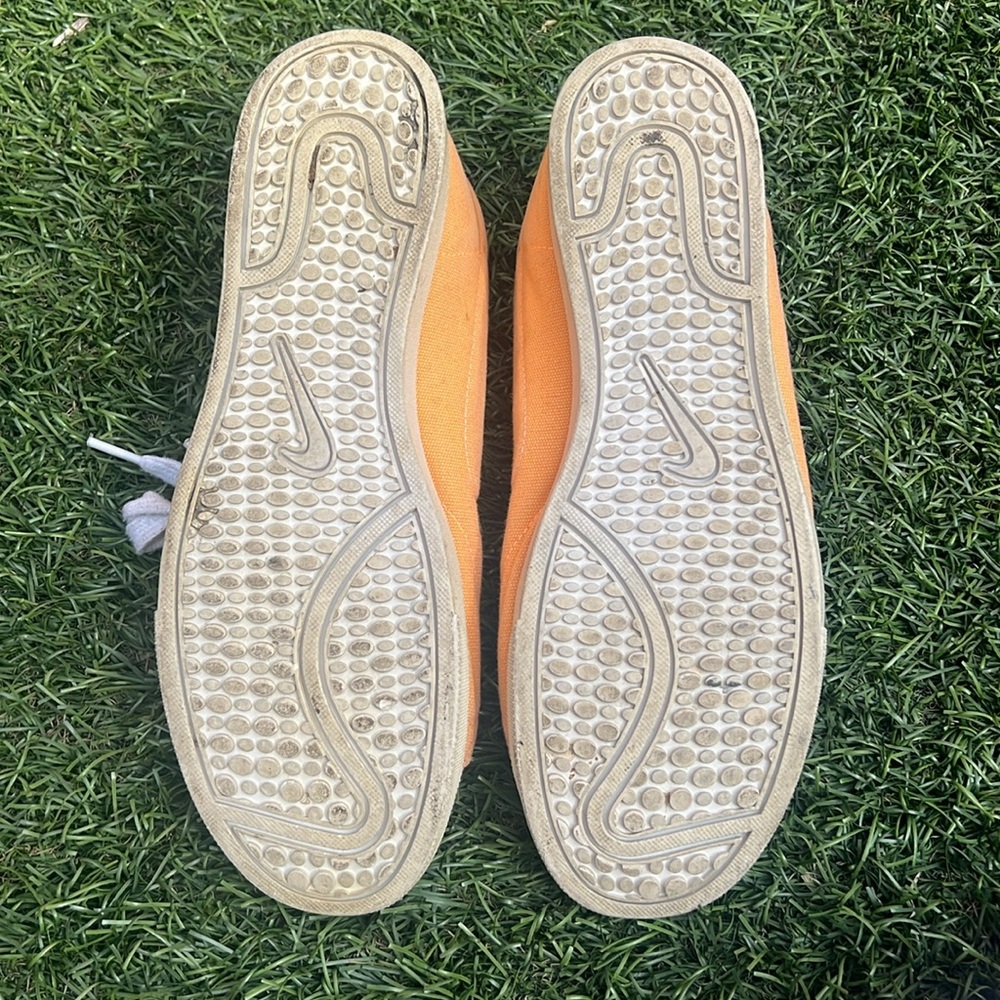 Low Top Nike Sneakers - Picture 5 of 5
